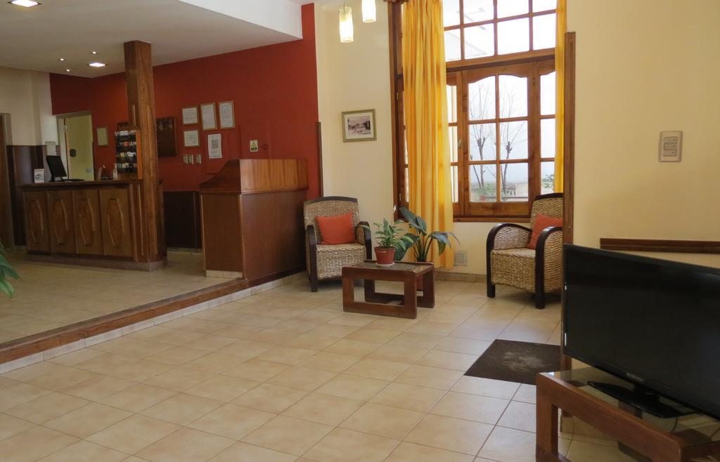 Hotel Arenales Вила Карлос Пас Екстериор снимка