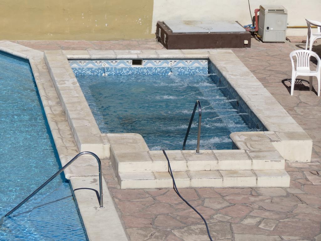 Hotel Arenales Вила Карлос Пас Екстериор снимка