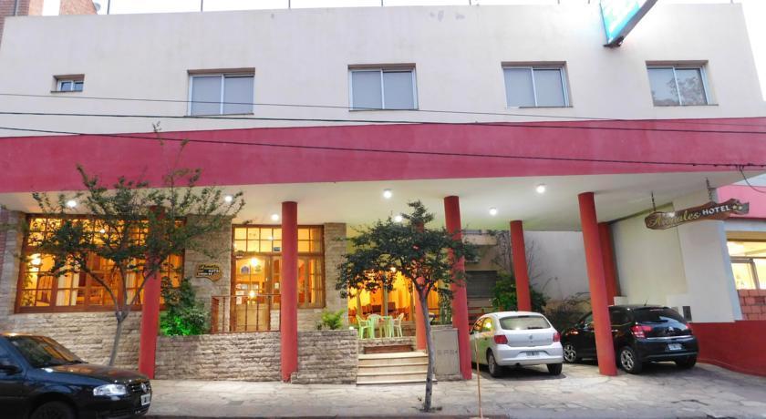 Hotel Arenales Вила Карлос Пас Екстериор снимка